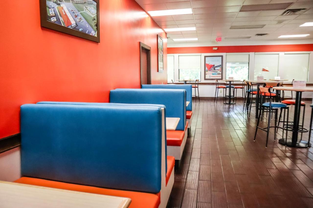Howard Johnson By Wyndham Ocala Fl I-75 Экстерьер фото